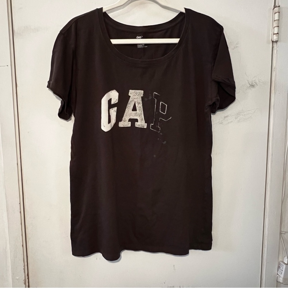 GAP Black T-Shirt with Fading Logo